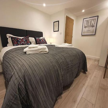 Luton Town Centre Executive Apartment Exterior photo