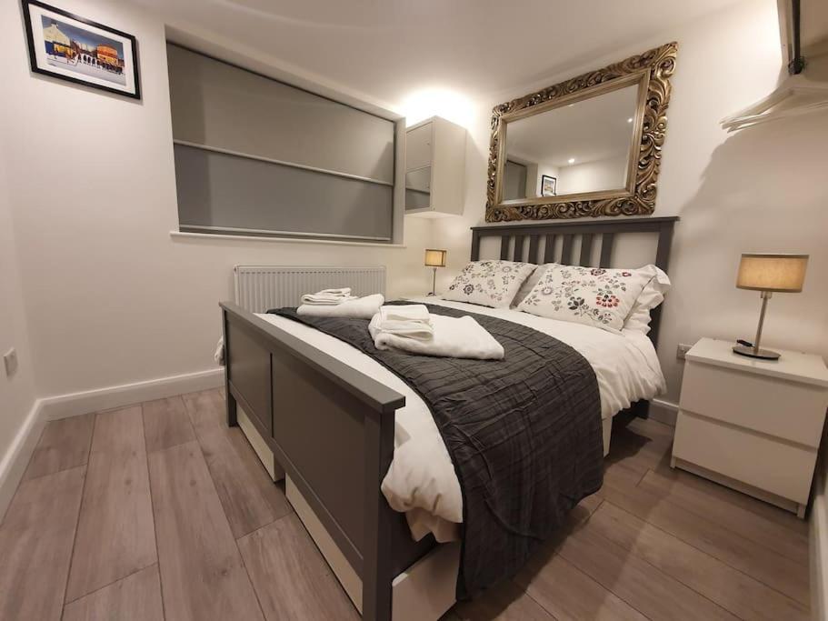 Luton Town Centre Executive Apartment Exterior photo
