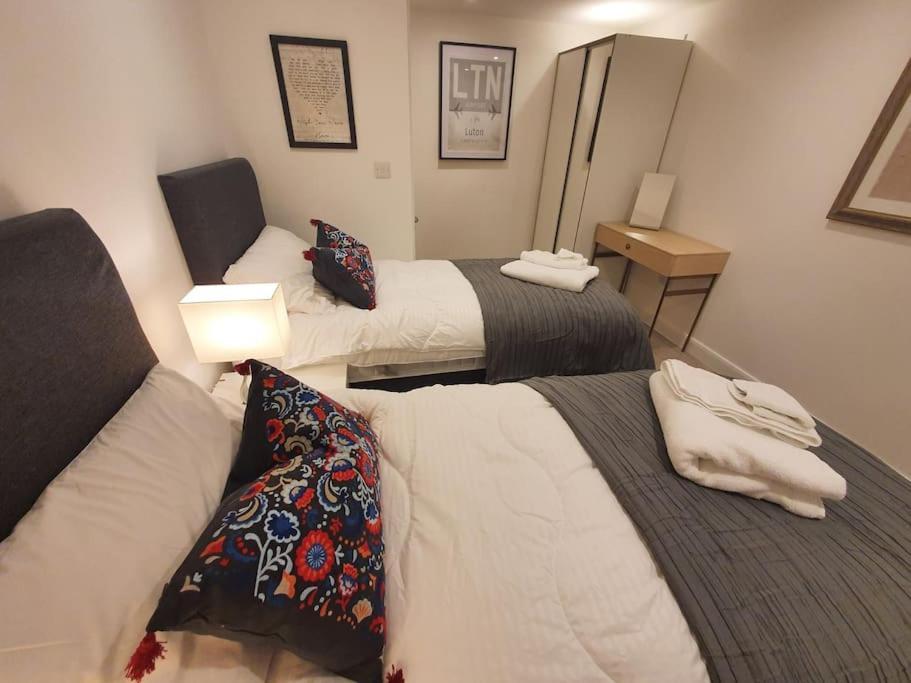 Luton Town Centre Executive Apartment Exterior photo